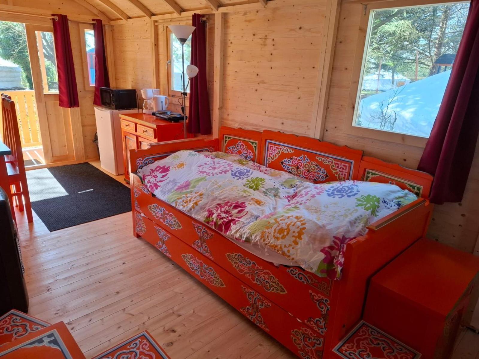 Le Village Insolite Yourte Et Roulotte Сен-Бенуа-дез-Онд Екстер'єр фото
