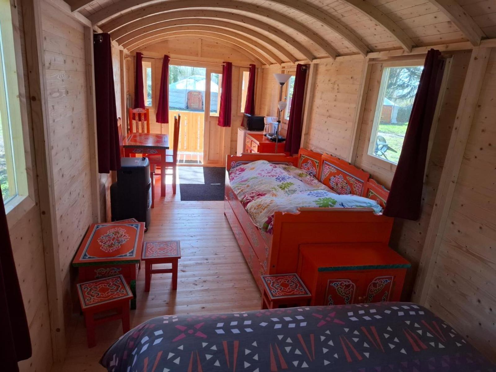 Le Village Insolite Yourte Et Roulotte Сен-Бенуа-дез-Онд Екстер'єр фото